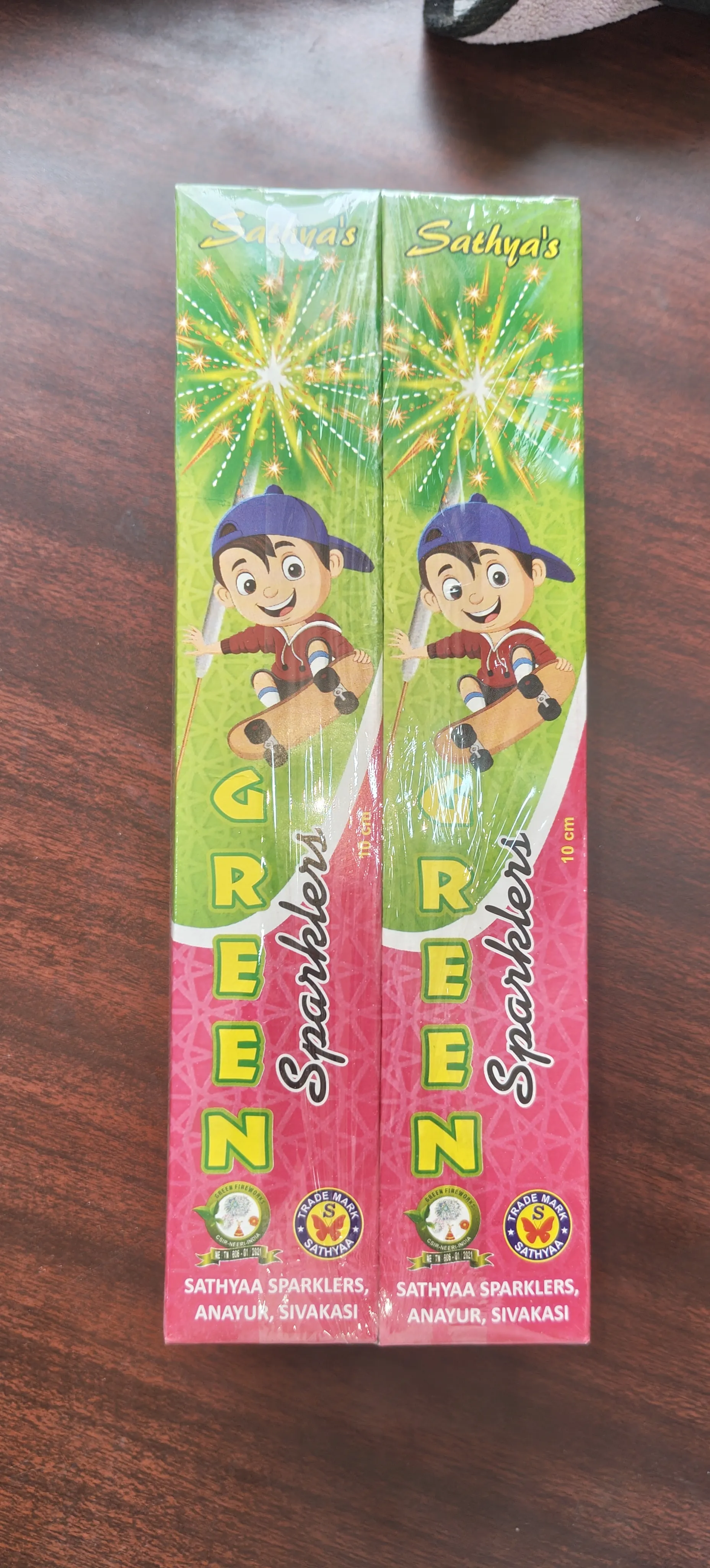 10cm green sparklers - Sparklers | Sharvesh Crackerszone Sivakasi